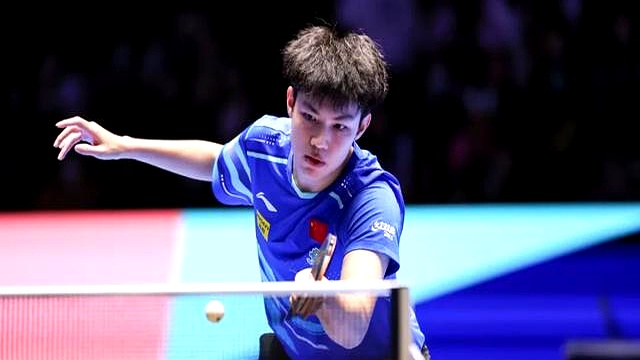 AYX SPORTS-广东宏远训练开放日,冲刺阶段队长鼓劲引欢呼,意甲在即,资深球员宣示担当的简单介绍